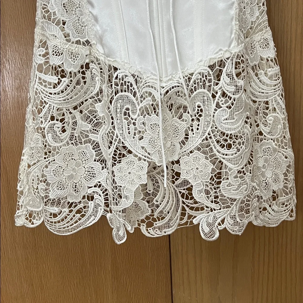 Dreamgirl Satin and Venice Lace Corset Size 34 - Picture 7 of 10